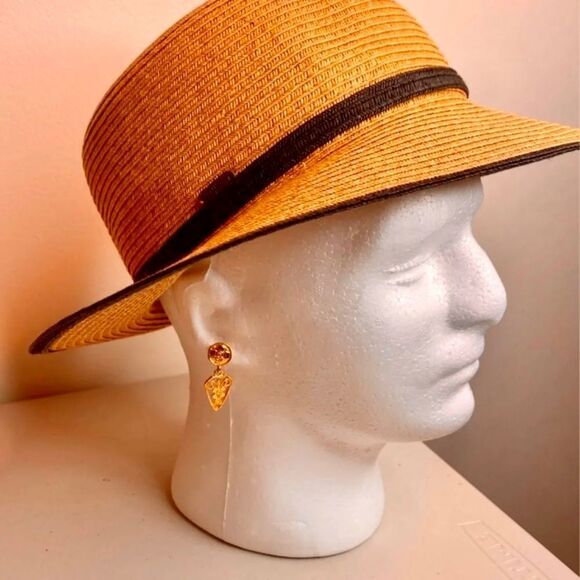 Retro Gold‎ Floral Dangly Earrings - Picture 6 of 7